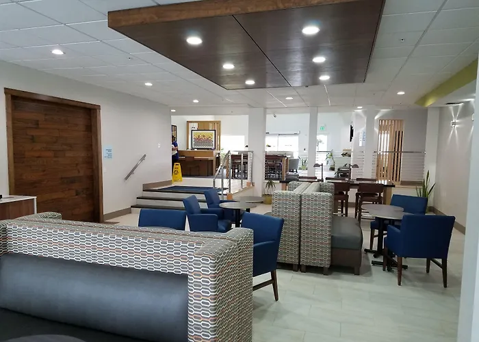 Holiday Inn Express Hotel & Suites Everett By Ihg
